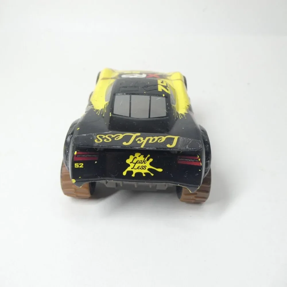 Pixar Cars Lot - Tow Mater Tow Truck & XRS Mud Racing George